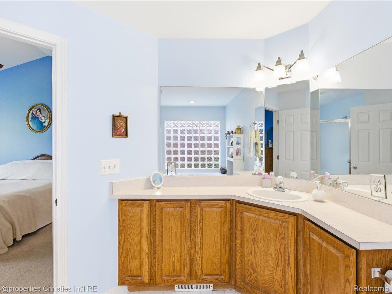 57196 Copper Creek Drive W