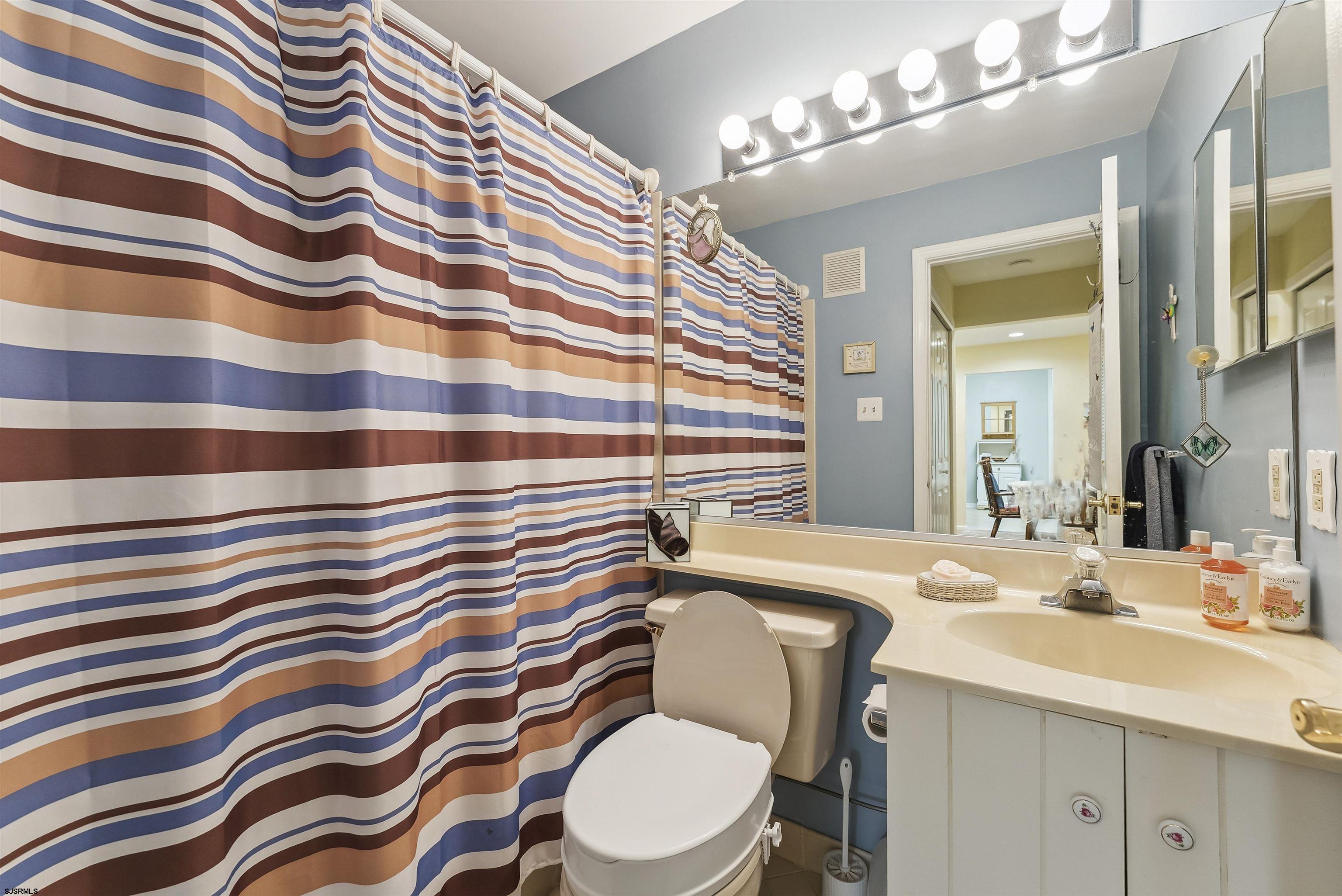 550 Central Ave Unit: B1