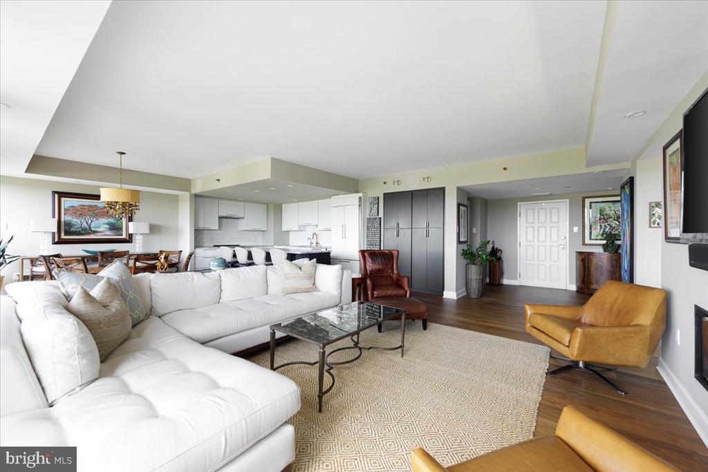 1530 Key Blvd #904