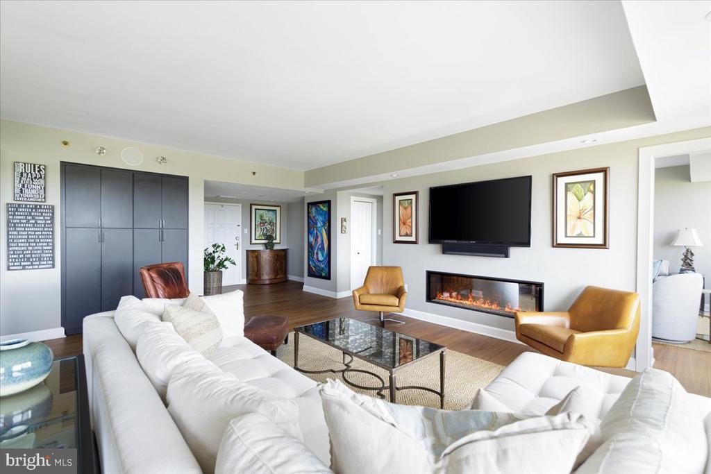 1530 Key Blvd #904