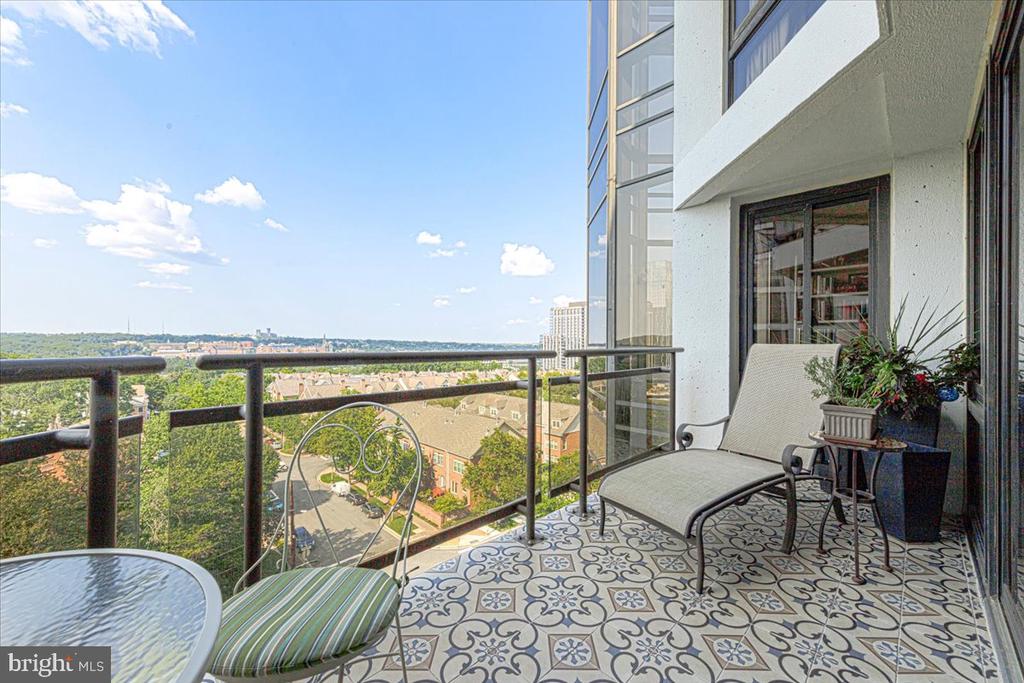 1530 Key Blvd #904