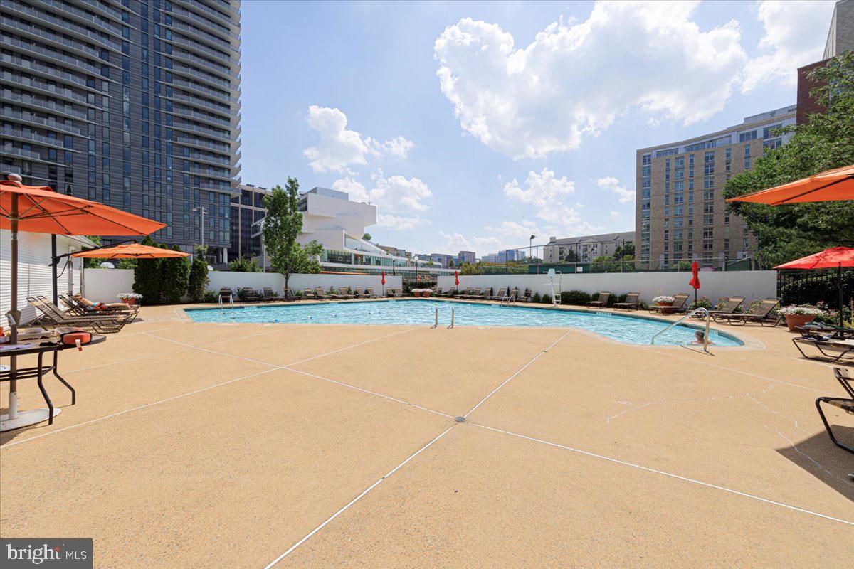 1530 Key Blvd #904