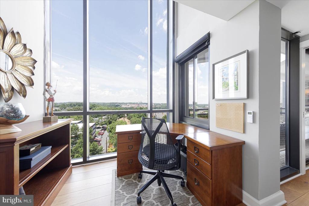 1530 Key Blvd #904