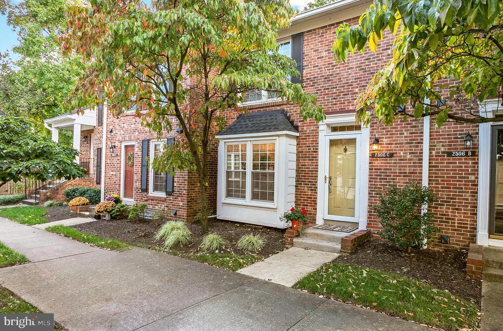 2506 S Arlington Mill Dr #C