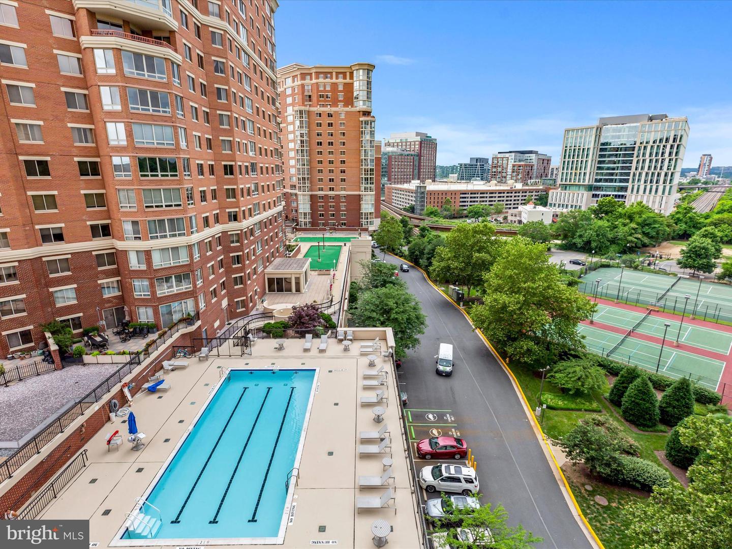 2121 Jamieson Ave #507