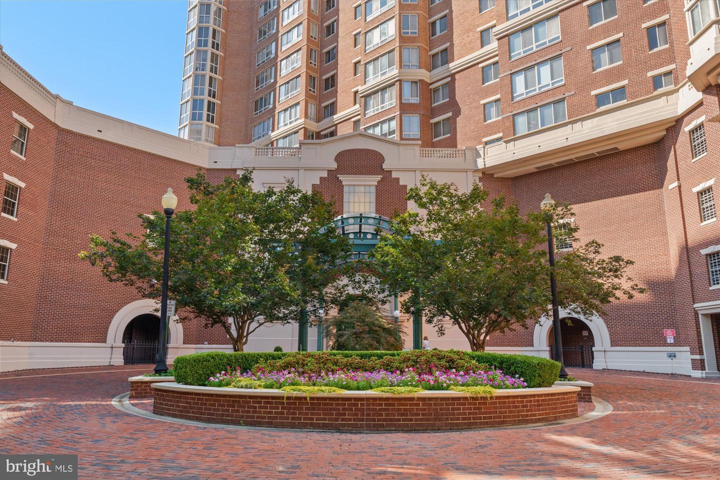 2121 Jamieson Ave #507