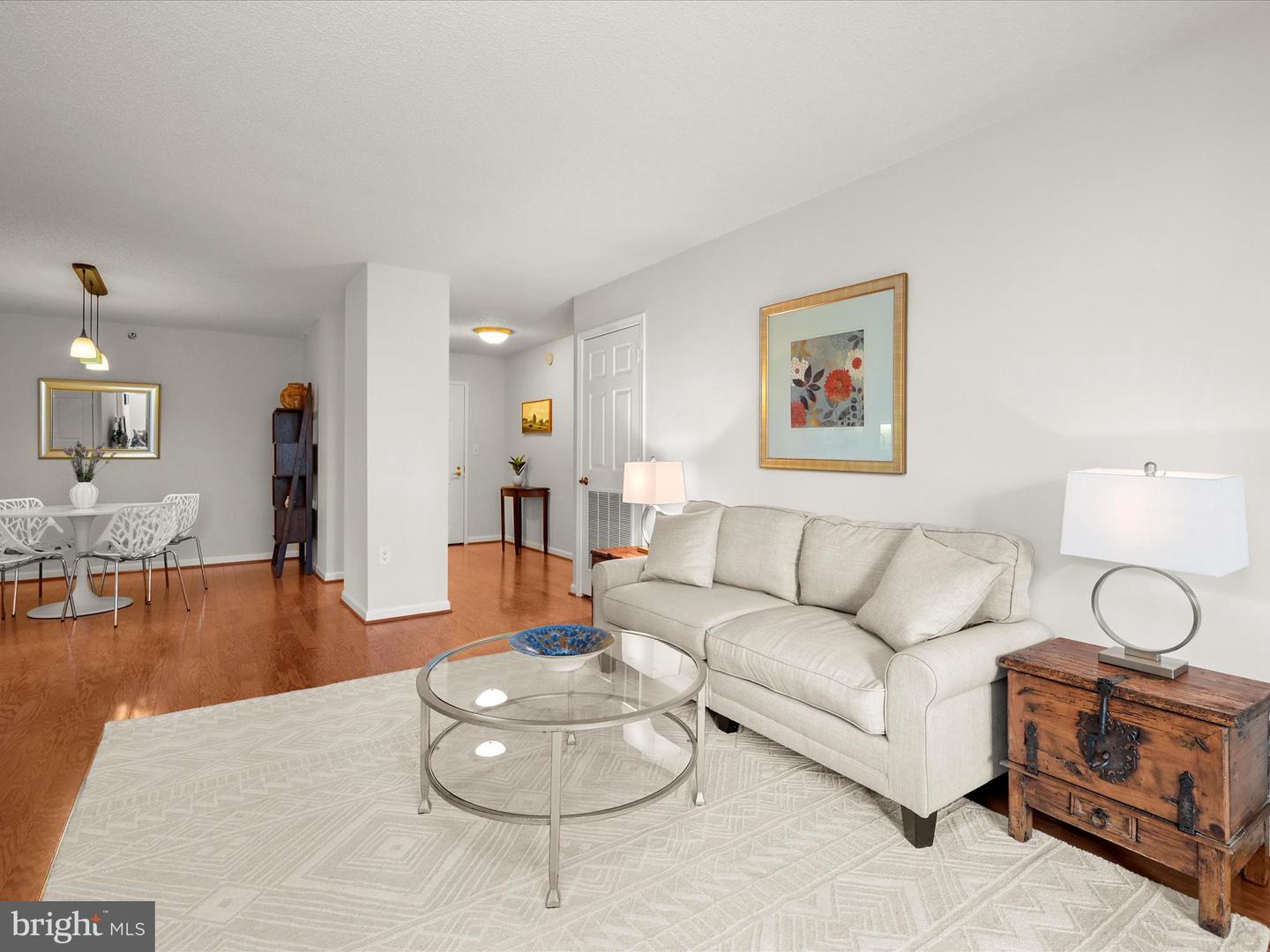 2121 Jamieson Ave #507
