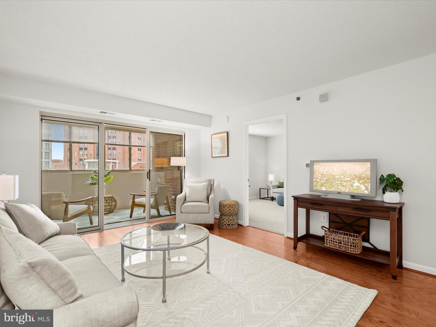 2121 Jamieson Ave #507