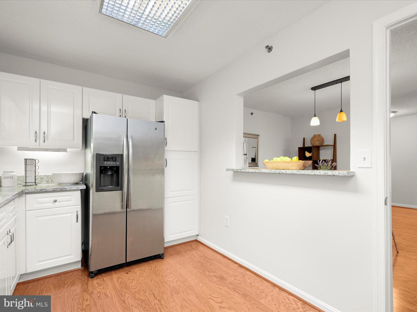 2121 Jamieson Ave #507