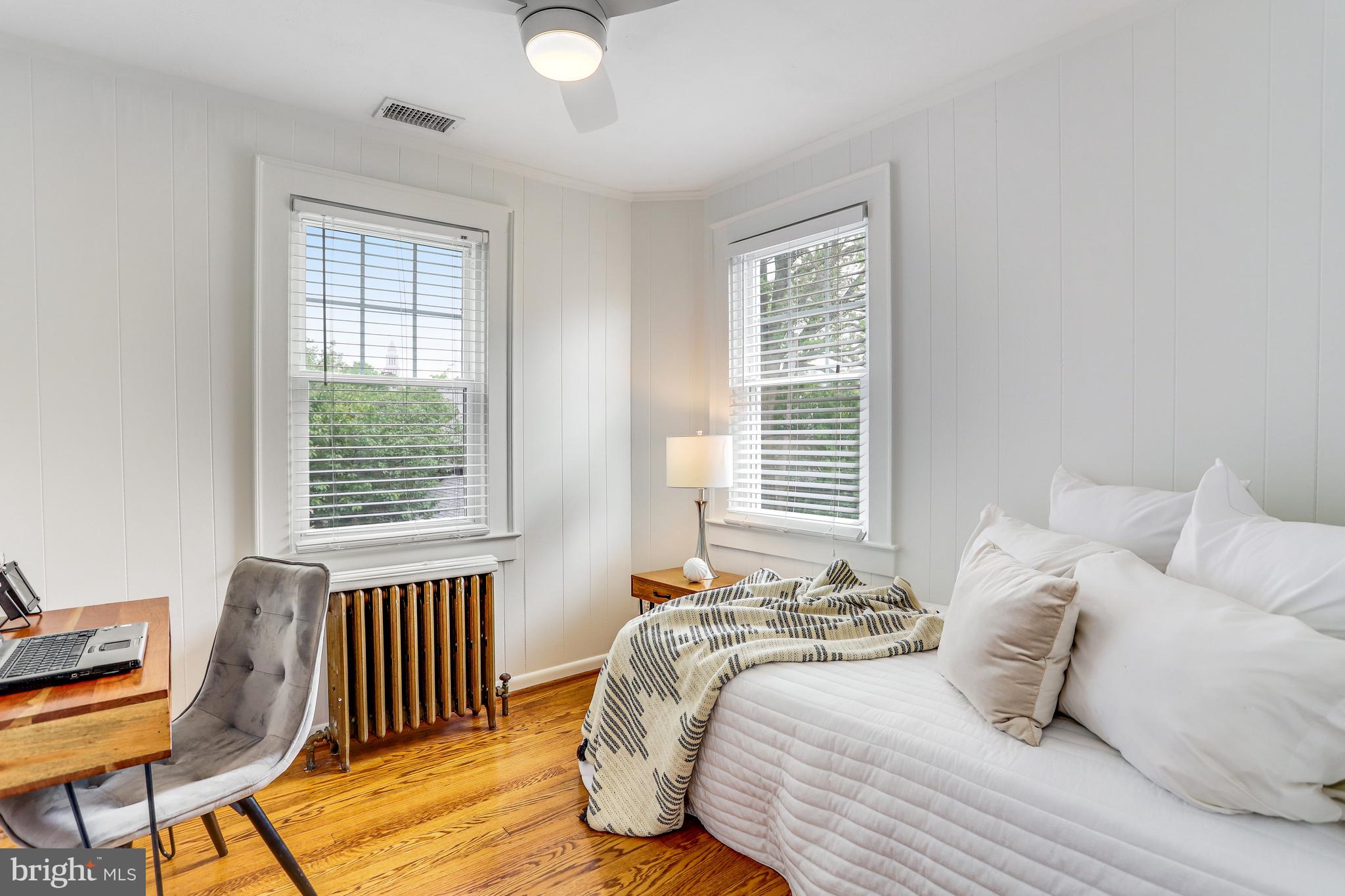 24 W Spring St