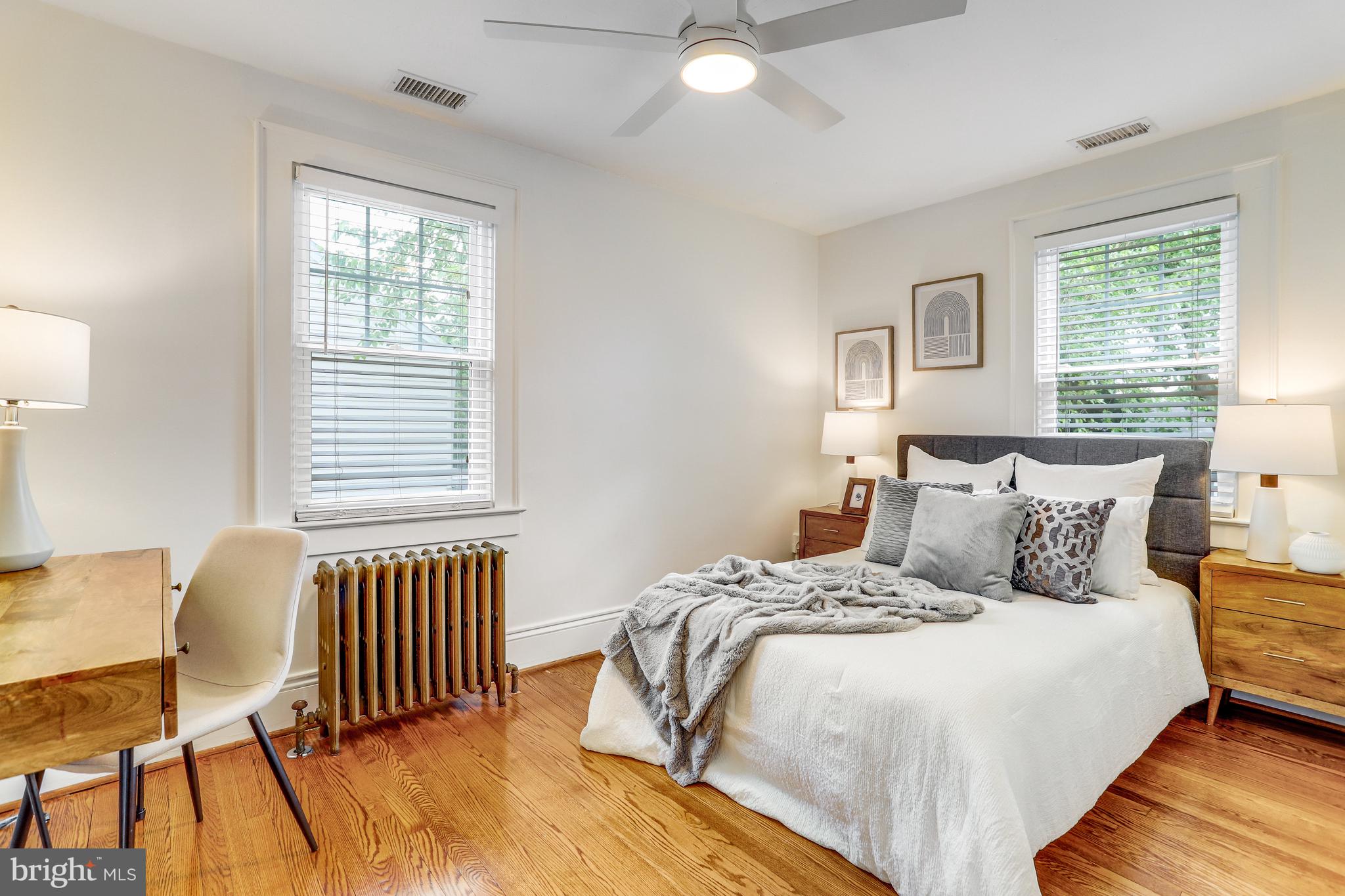 24 W Spring St