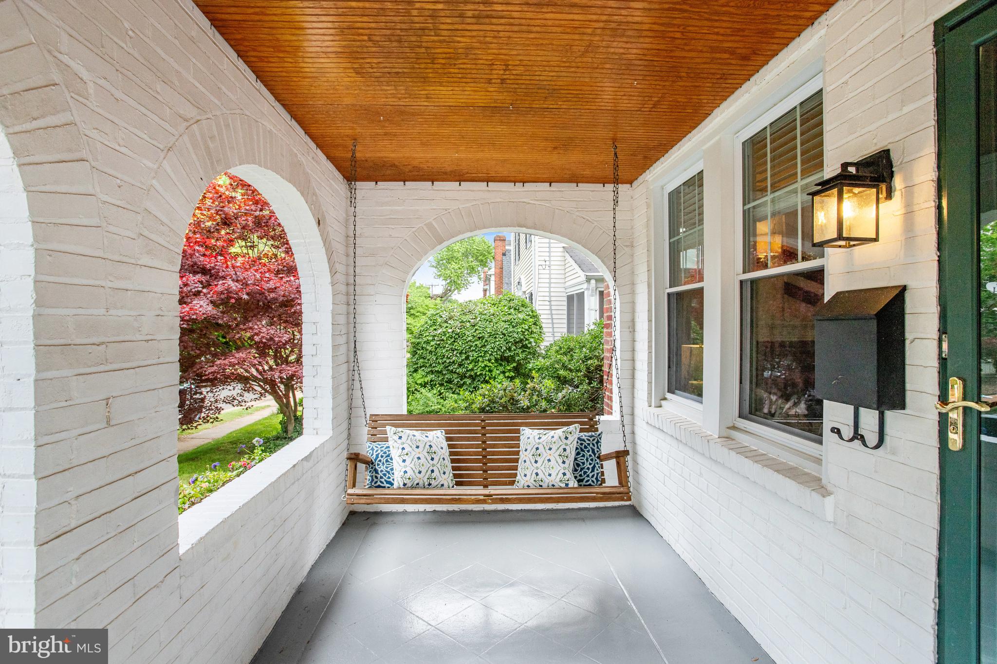 24 W Spring St