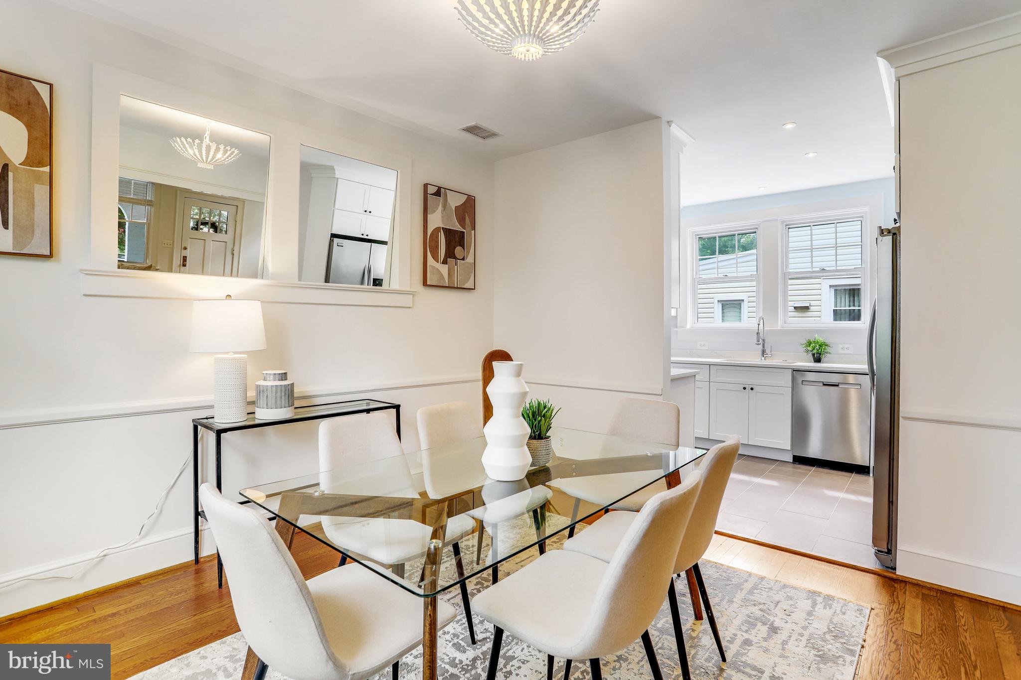 24 W Spring St