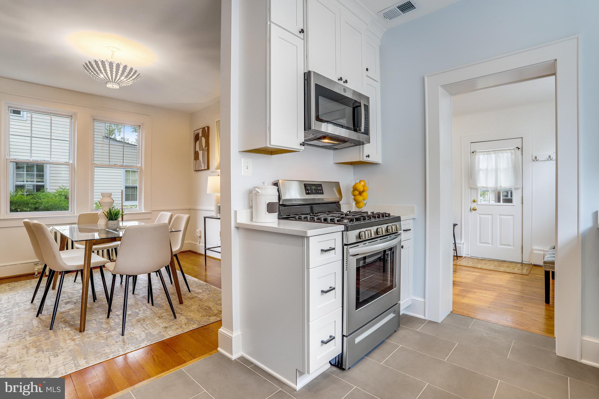 24 W Spring St