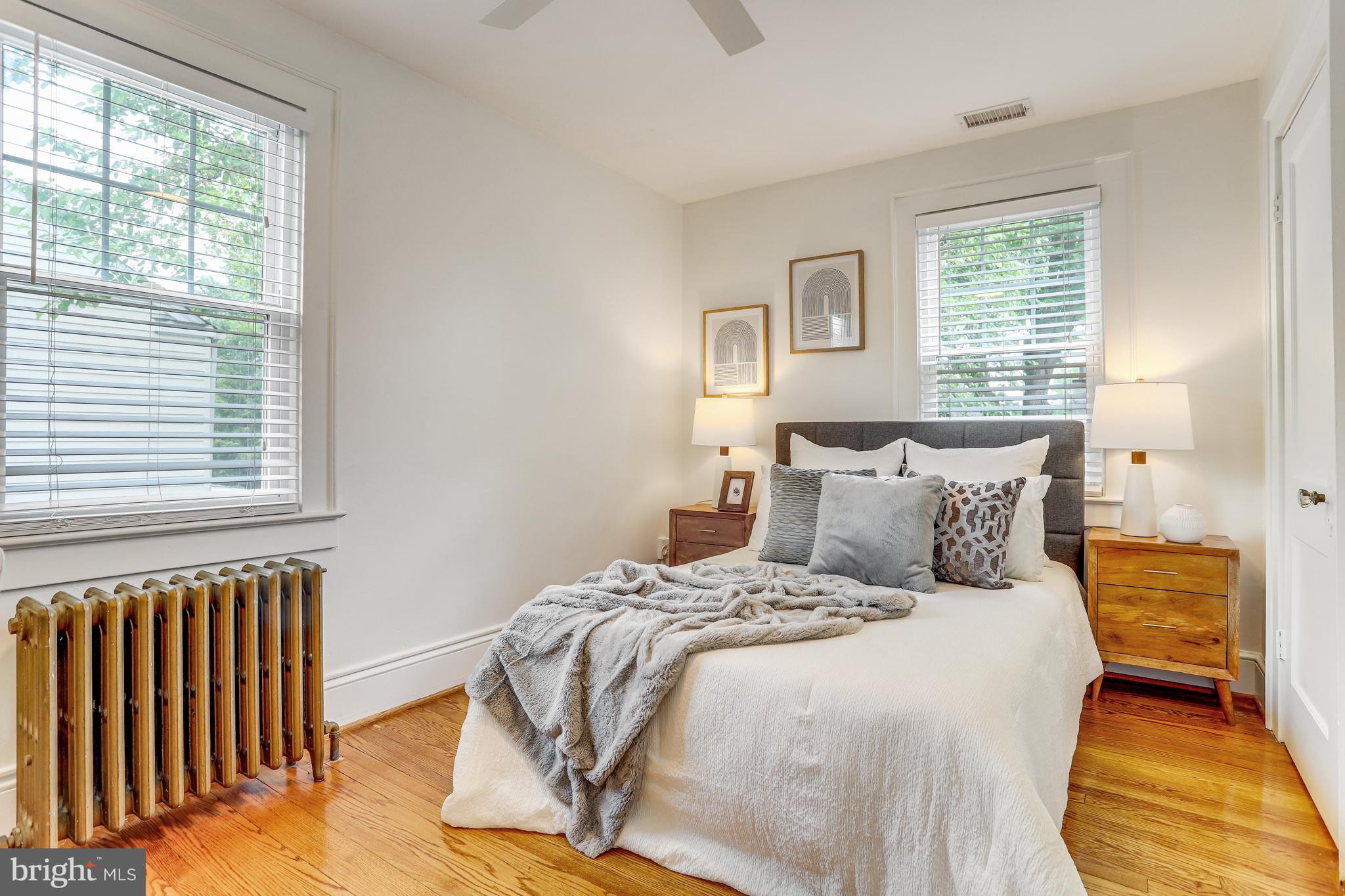 24 W Spring St