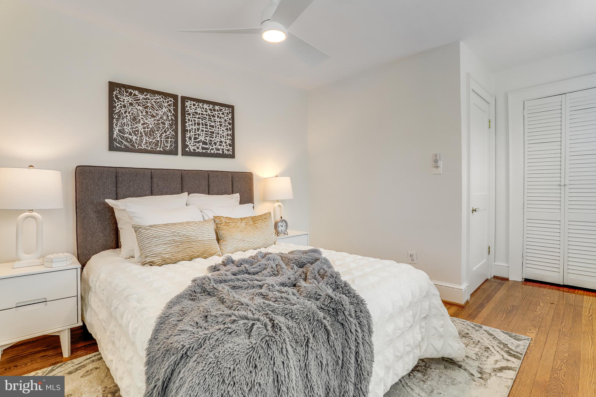 24 W Spring St