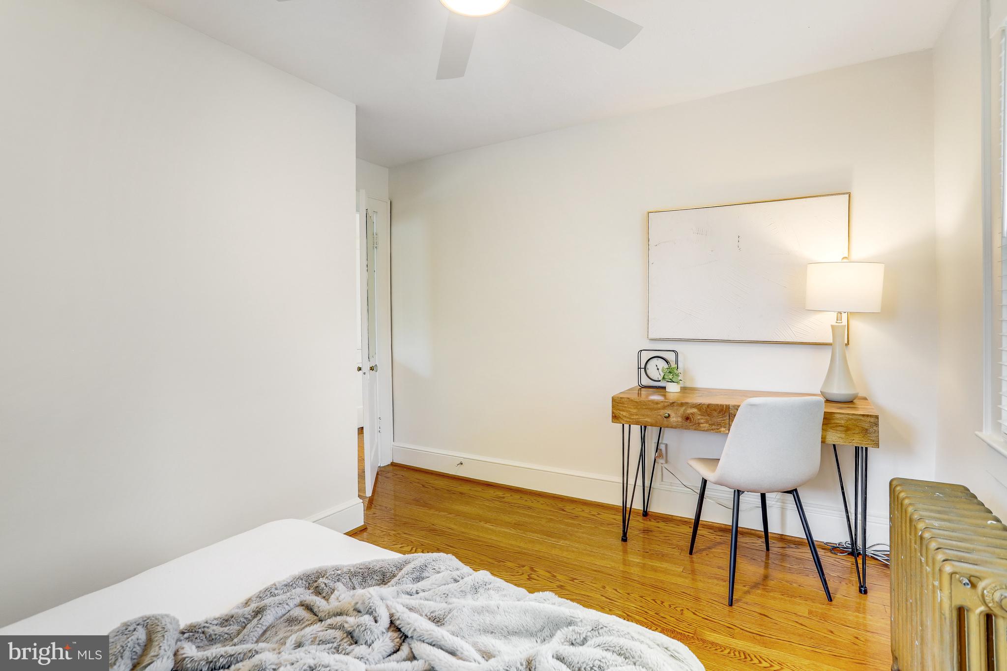 24 W Spring St