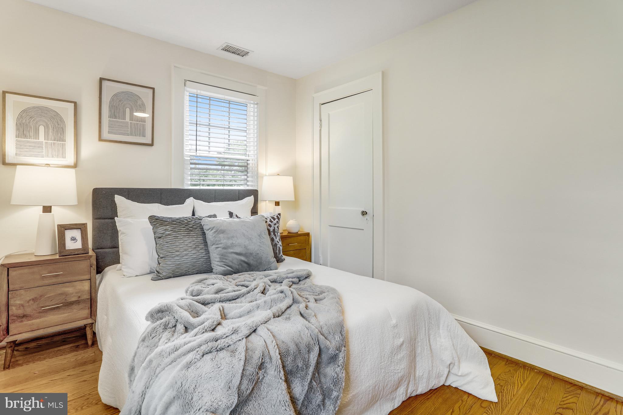 24 W Spring St