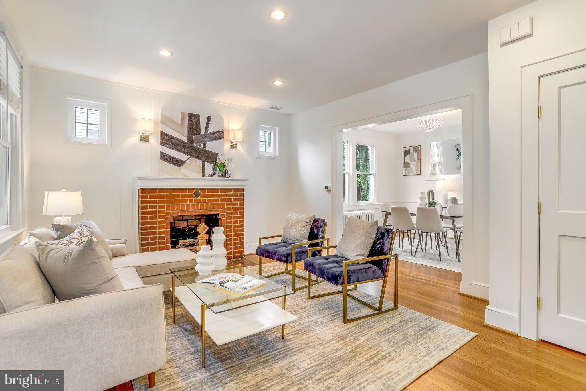 24 W Spring St