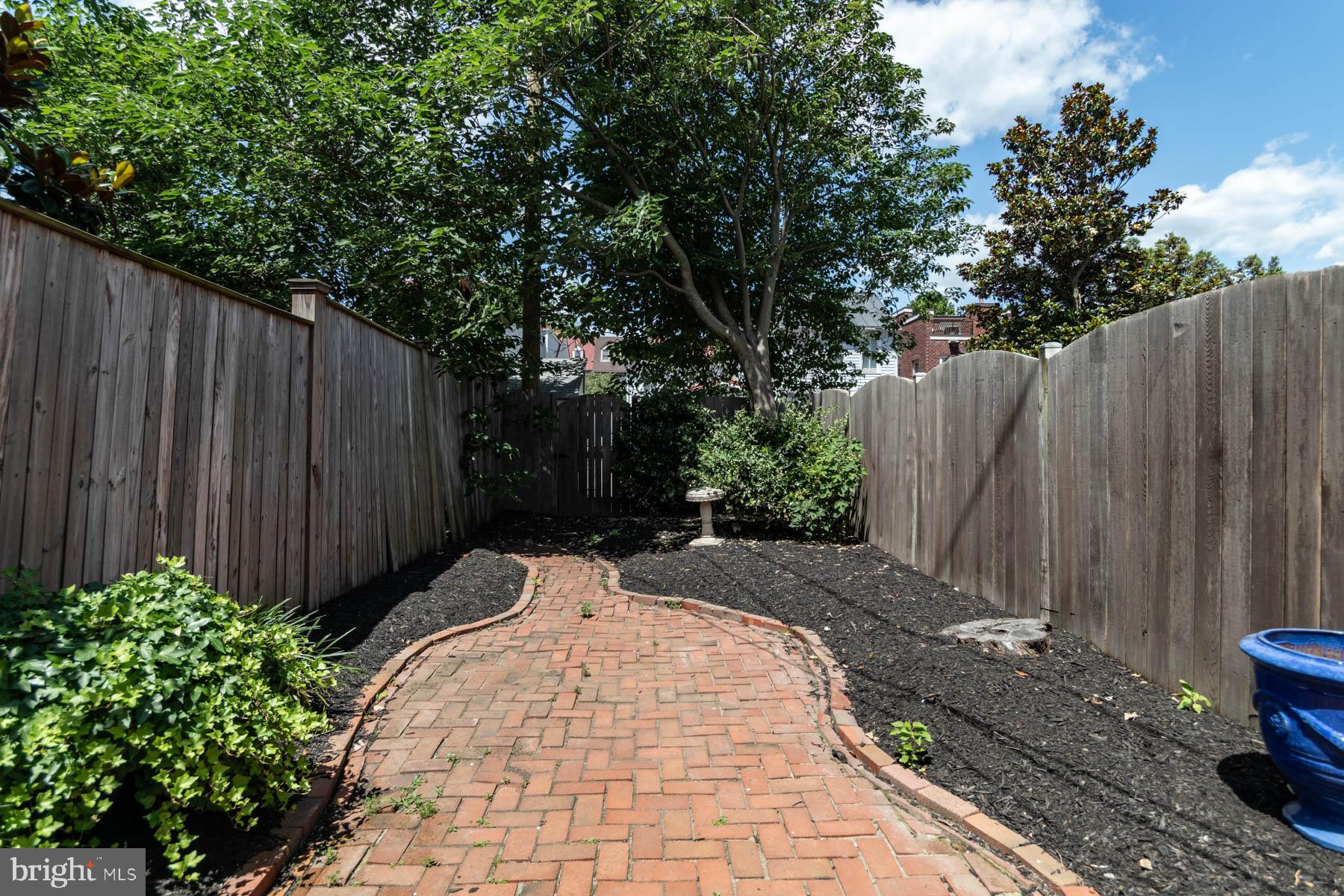 625 S Saint Asaph St S