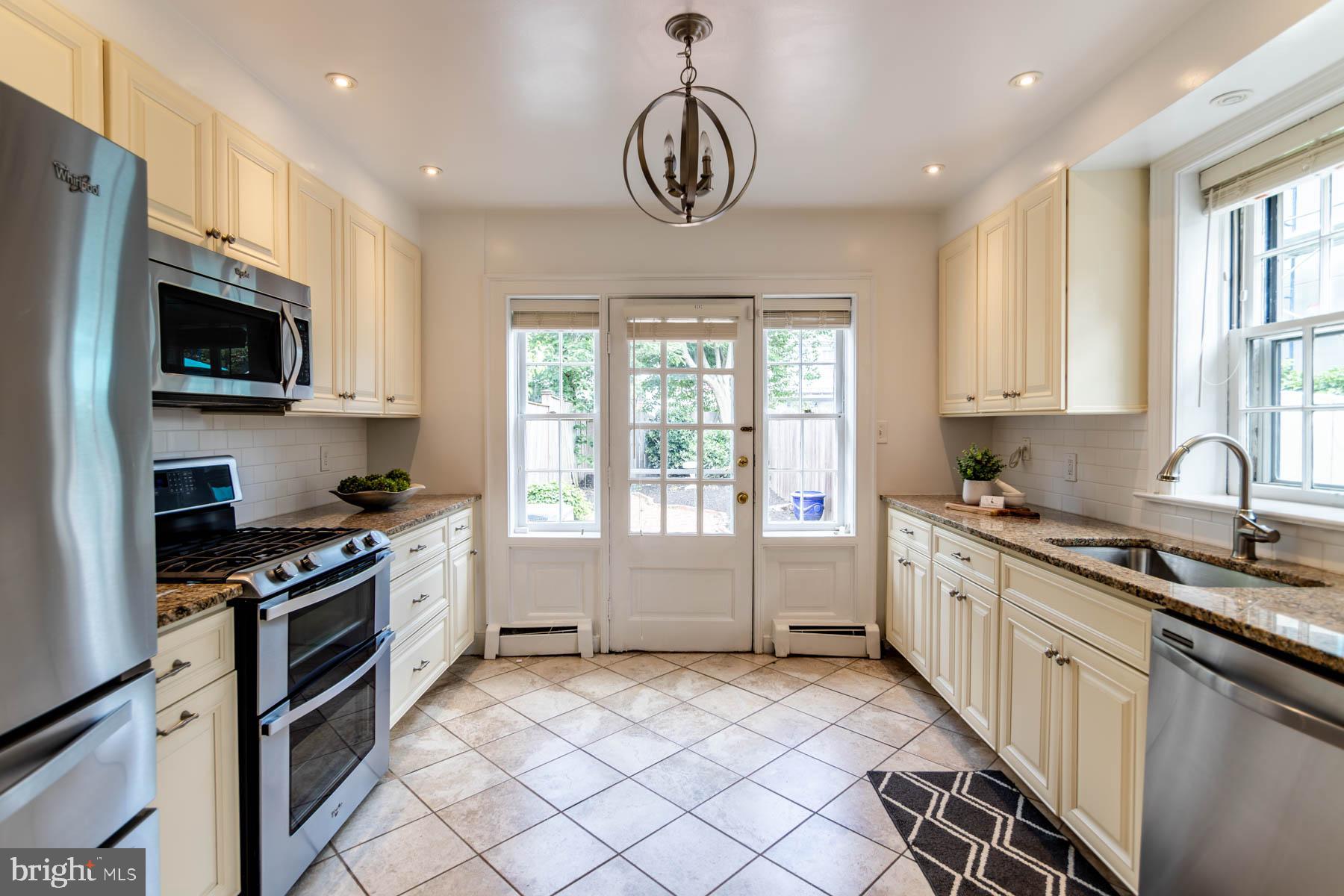 625 S Saint Asaph St S