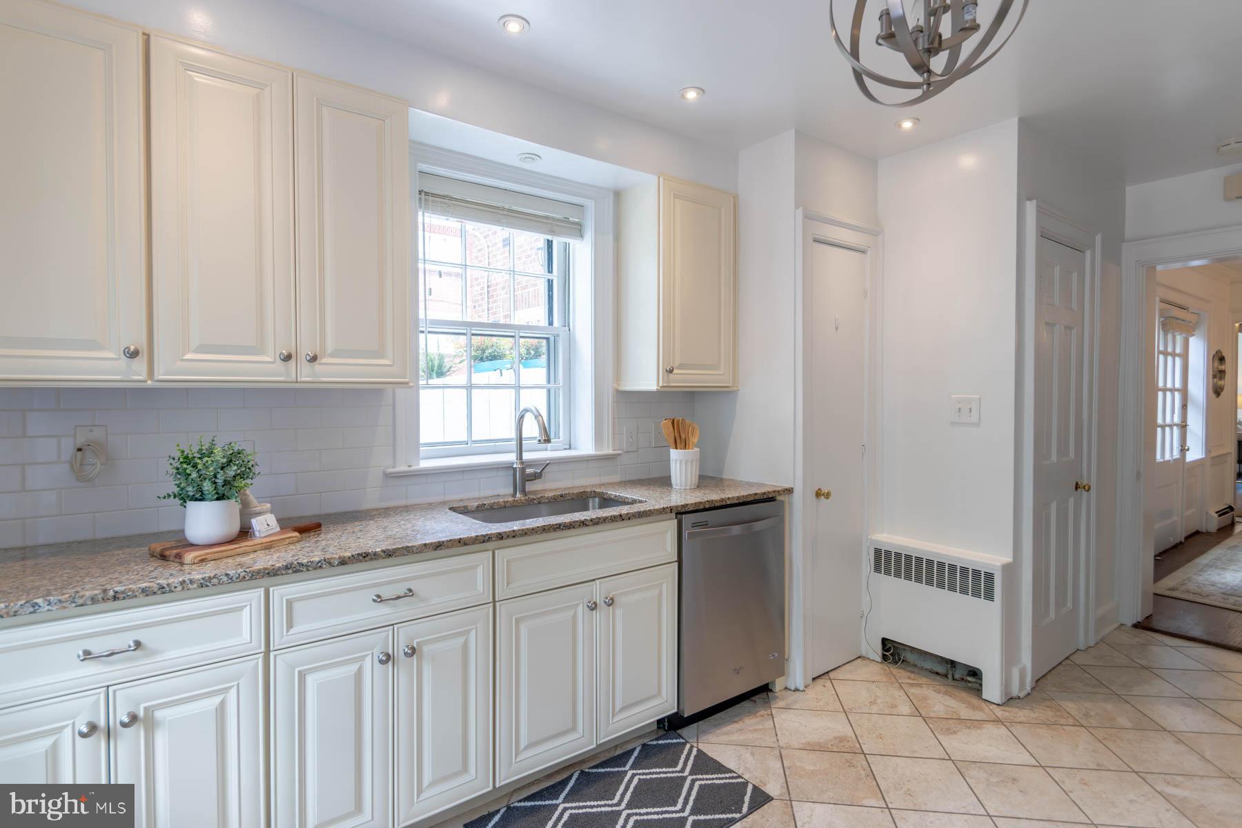 625 S Saint Asaph St S