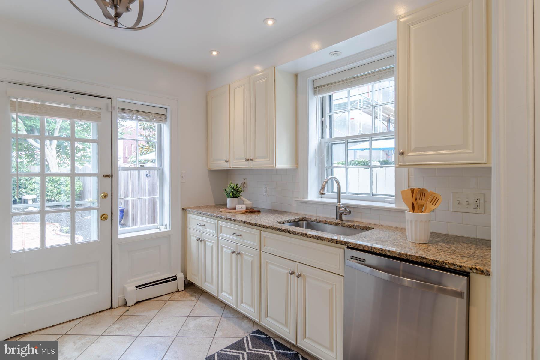625 S Saint Asaph St S