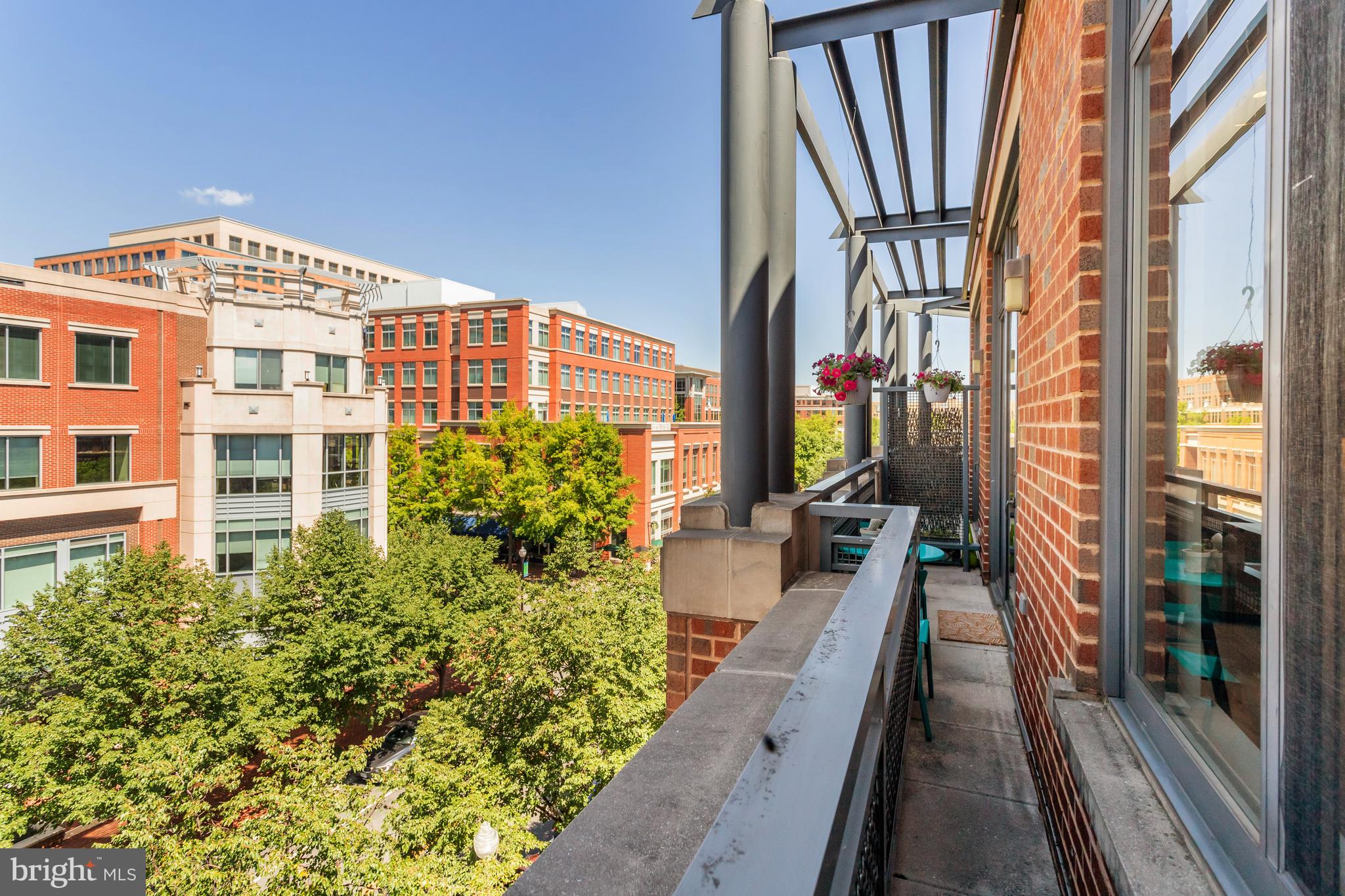 520 John Carlyle St #420