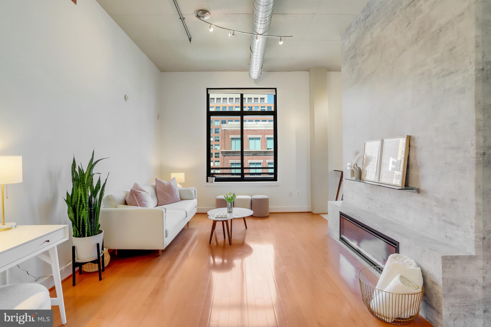 520 John Carlyle St #420