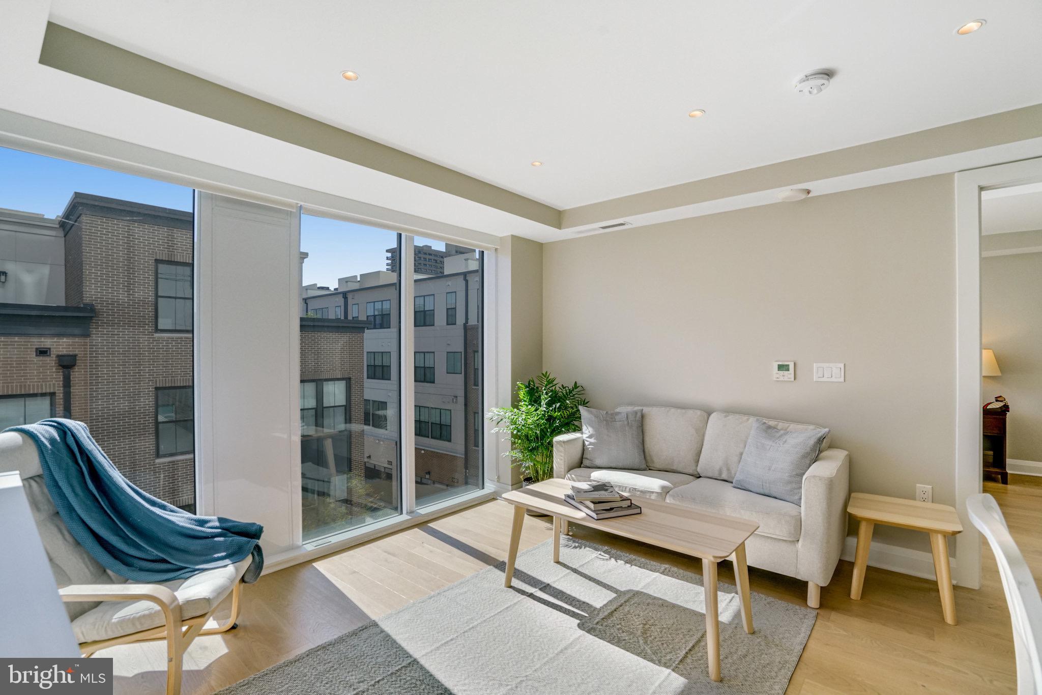 925 N Fairfax St #307