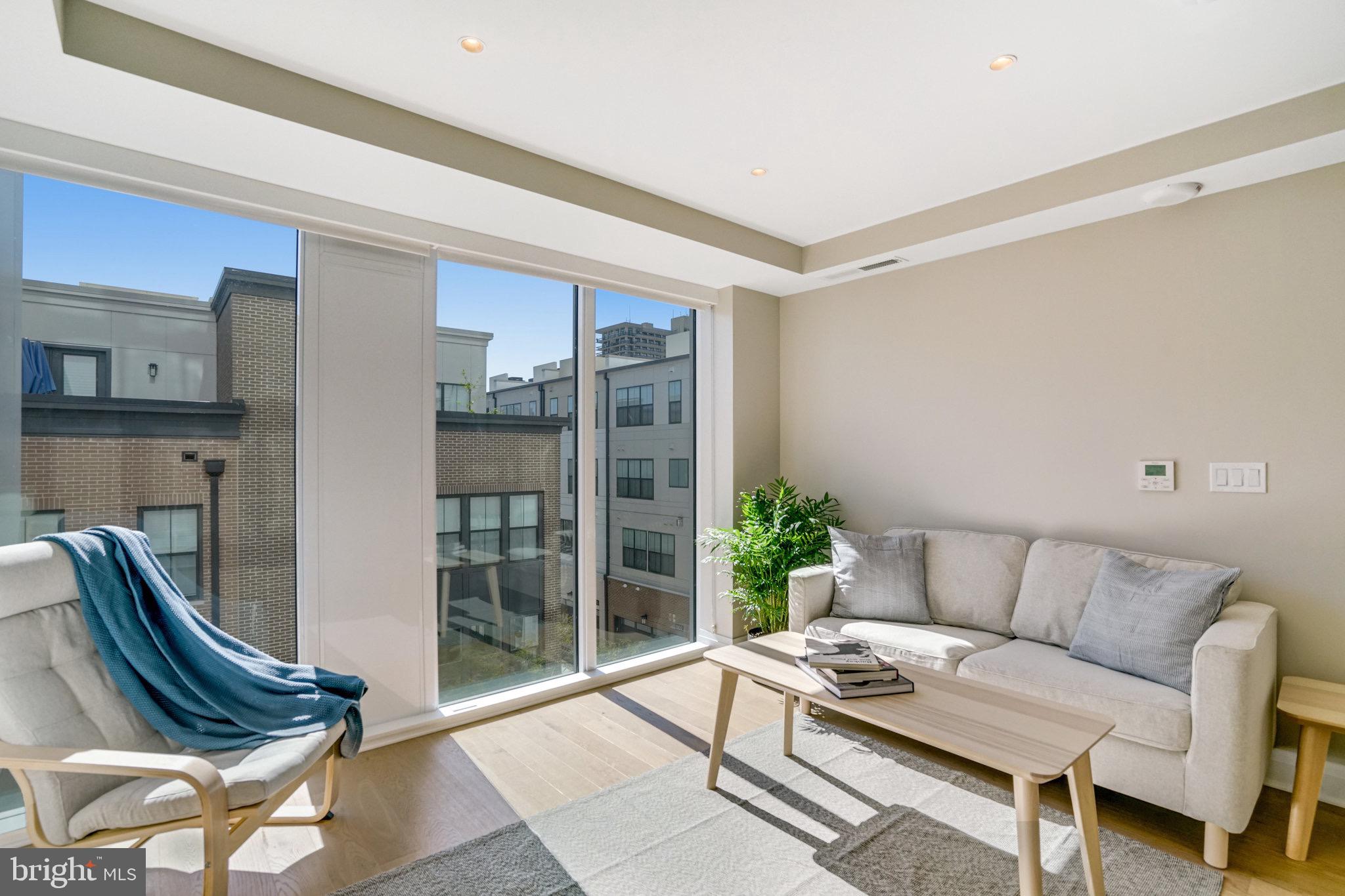 925 N Fairfax St #307
