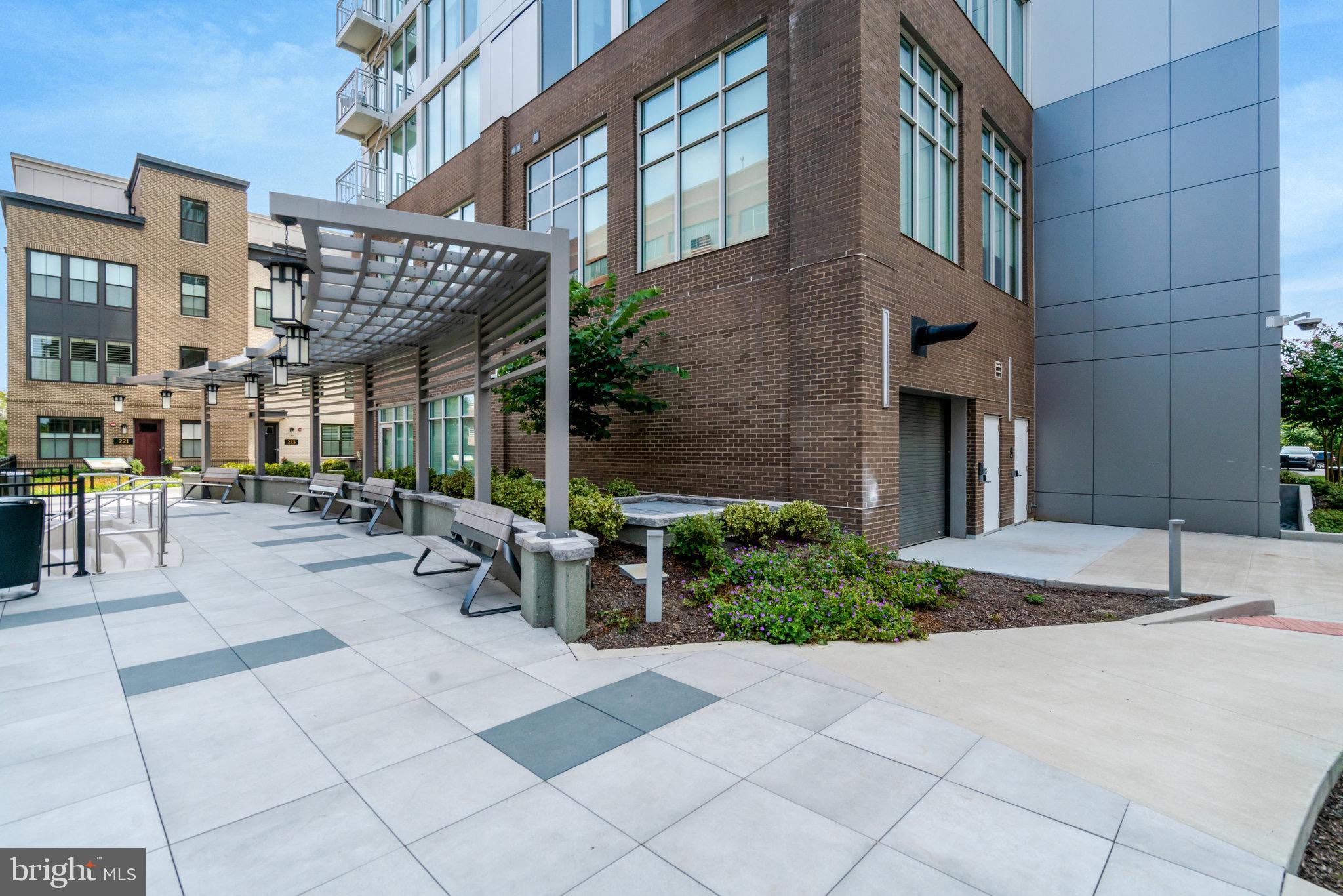 925 N Fairfax St #307
