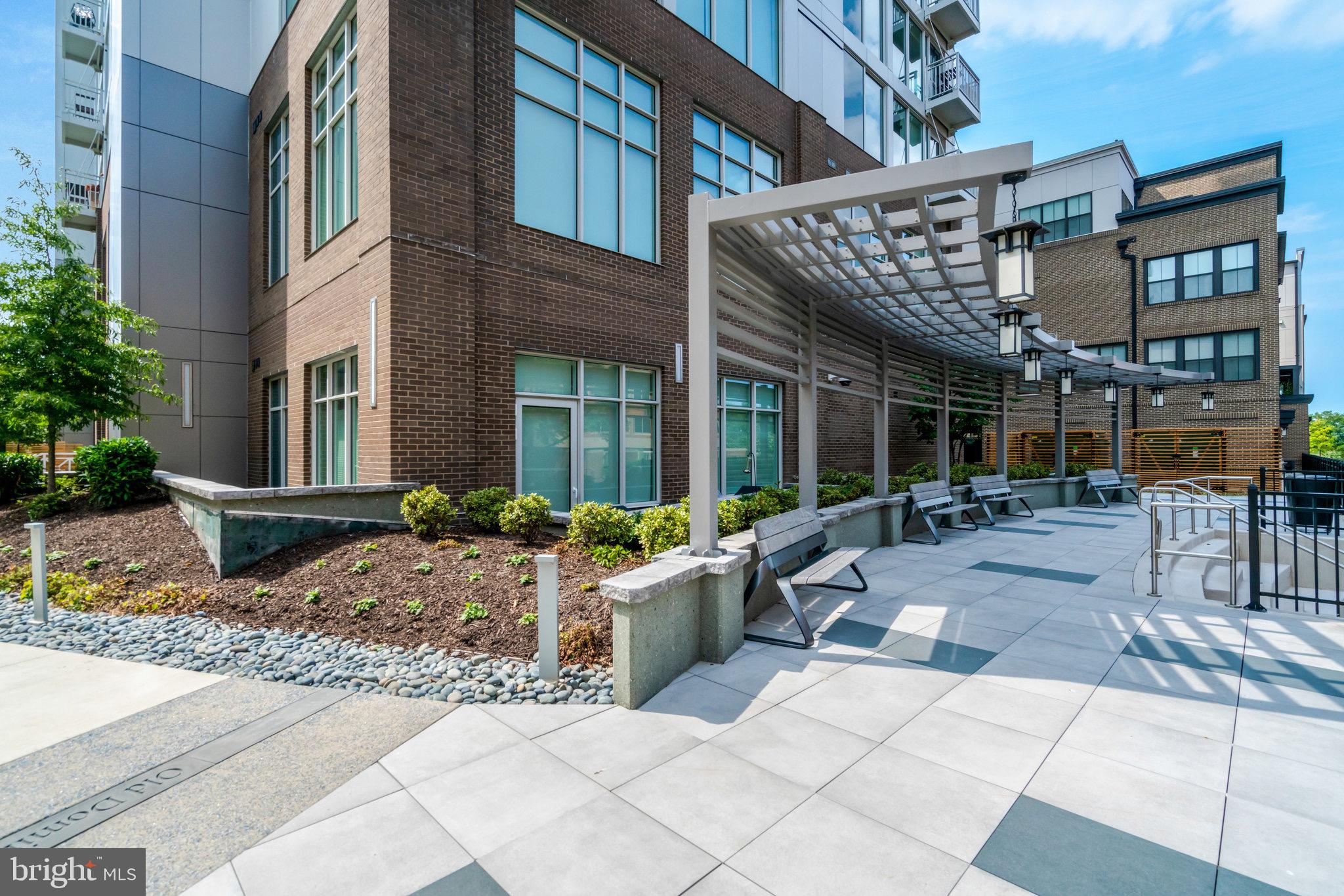 925 N Fairfax St #307