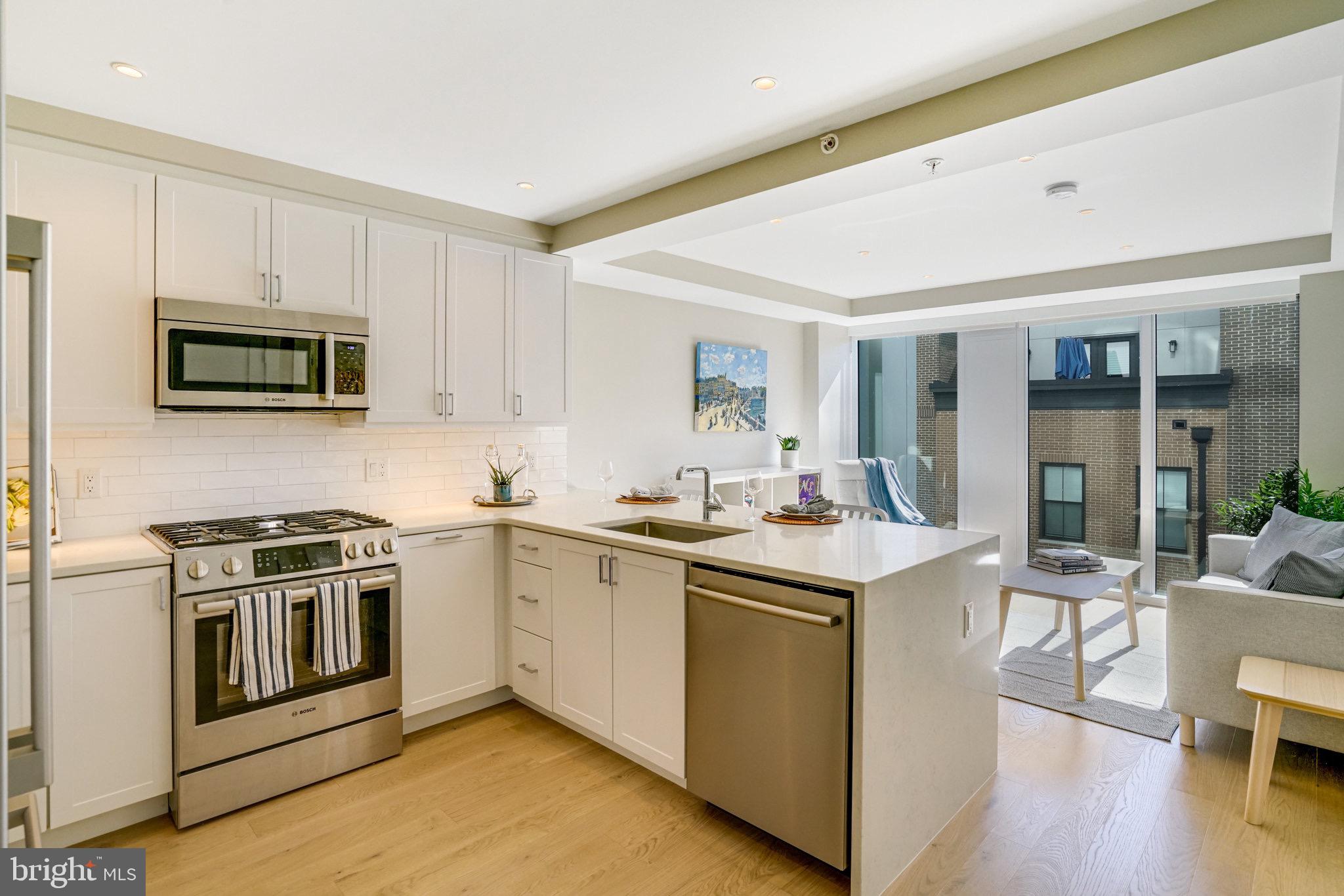 925 N Fairfax St #307