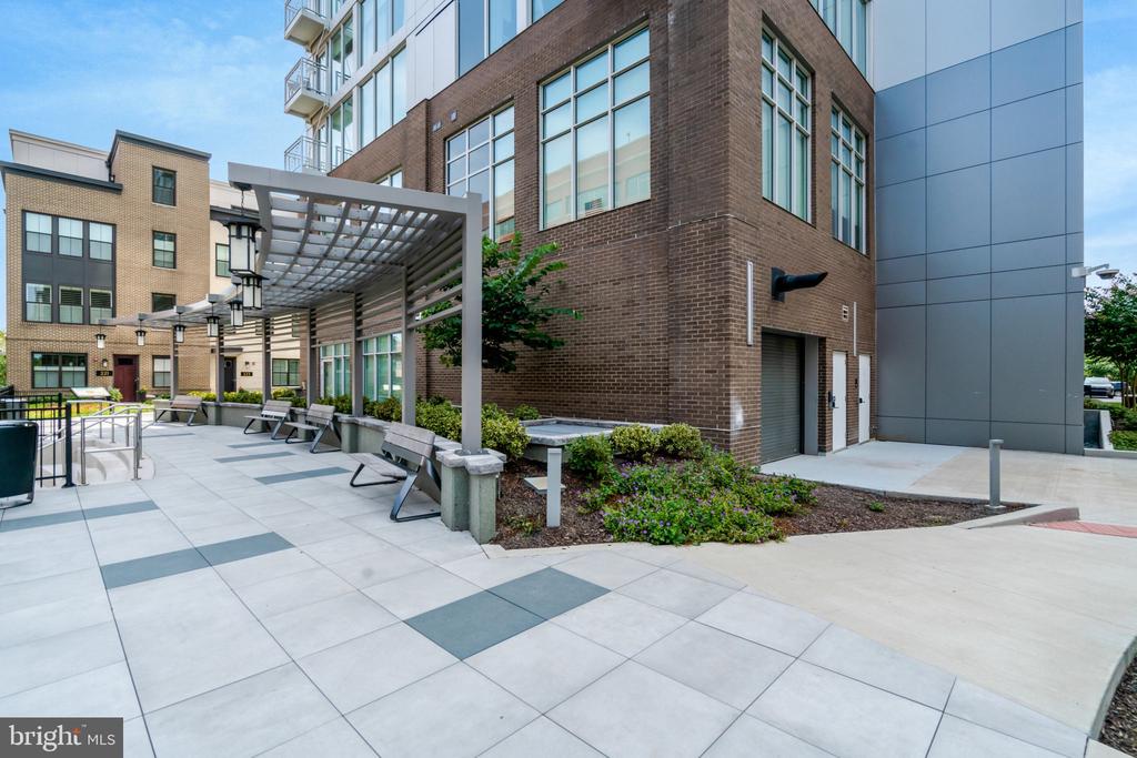 925 N Fairfax St #307