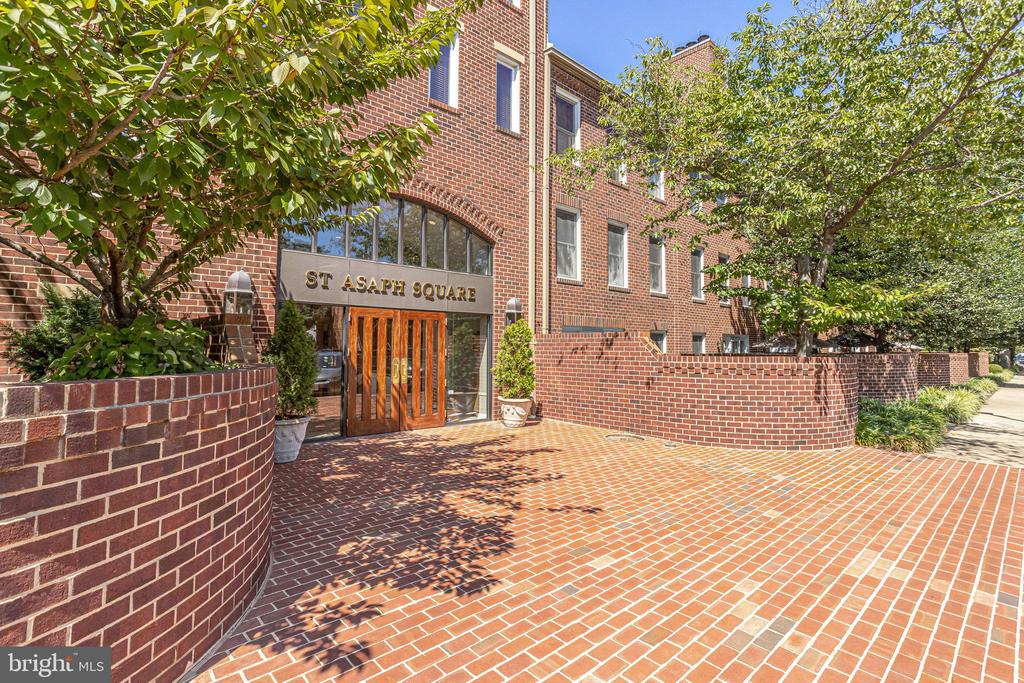 801 S Pitt St #429