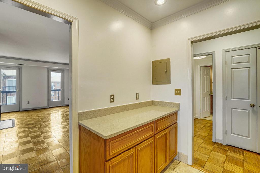 801 S Pitt St #429