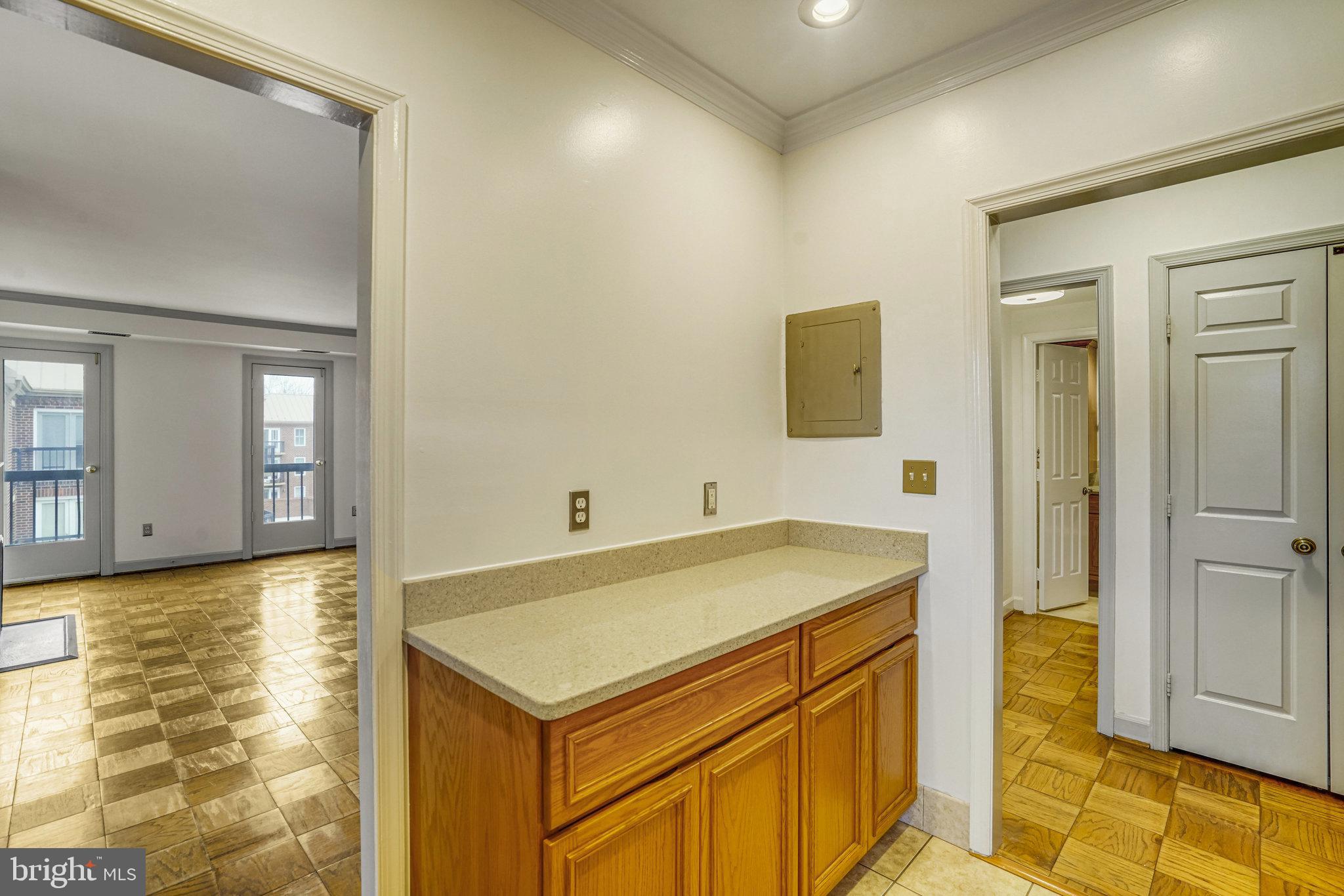 801 S Pitt St #429