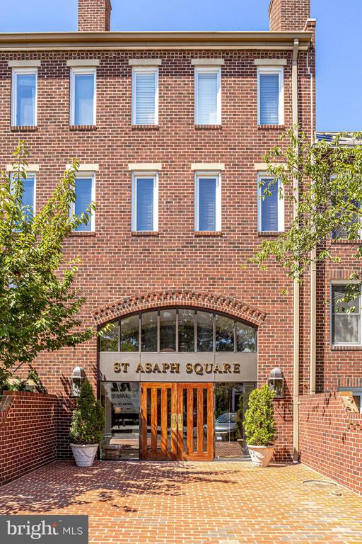 801 S Pitt St #429