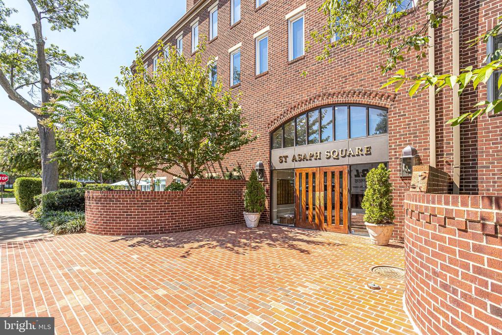 801 S Pitt St #429