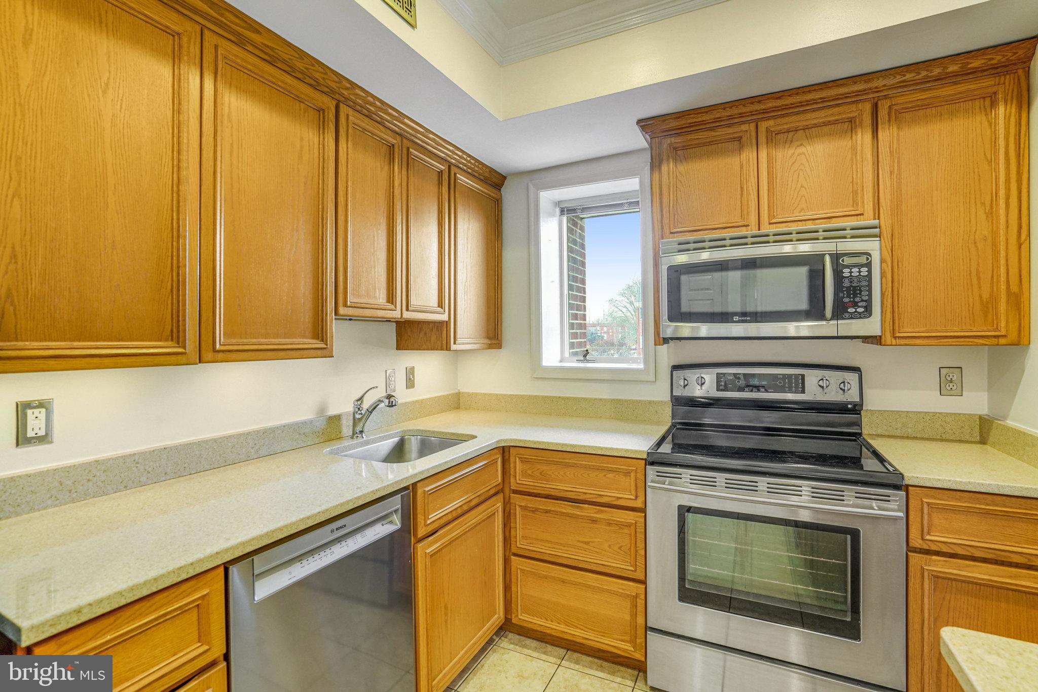 801 S Pitt St #429