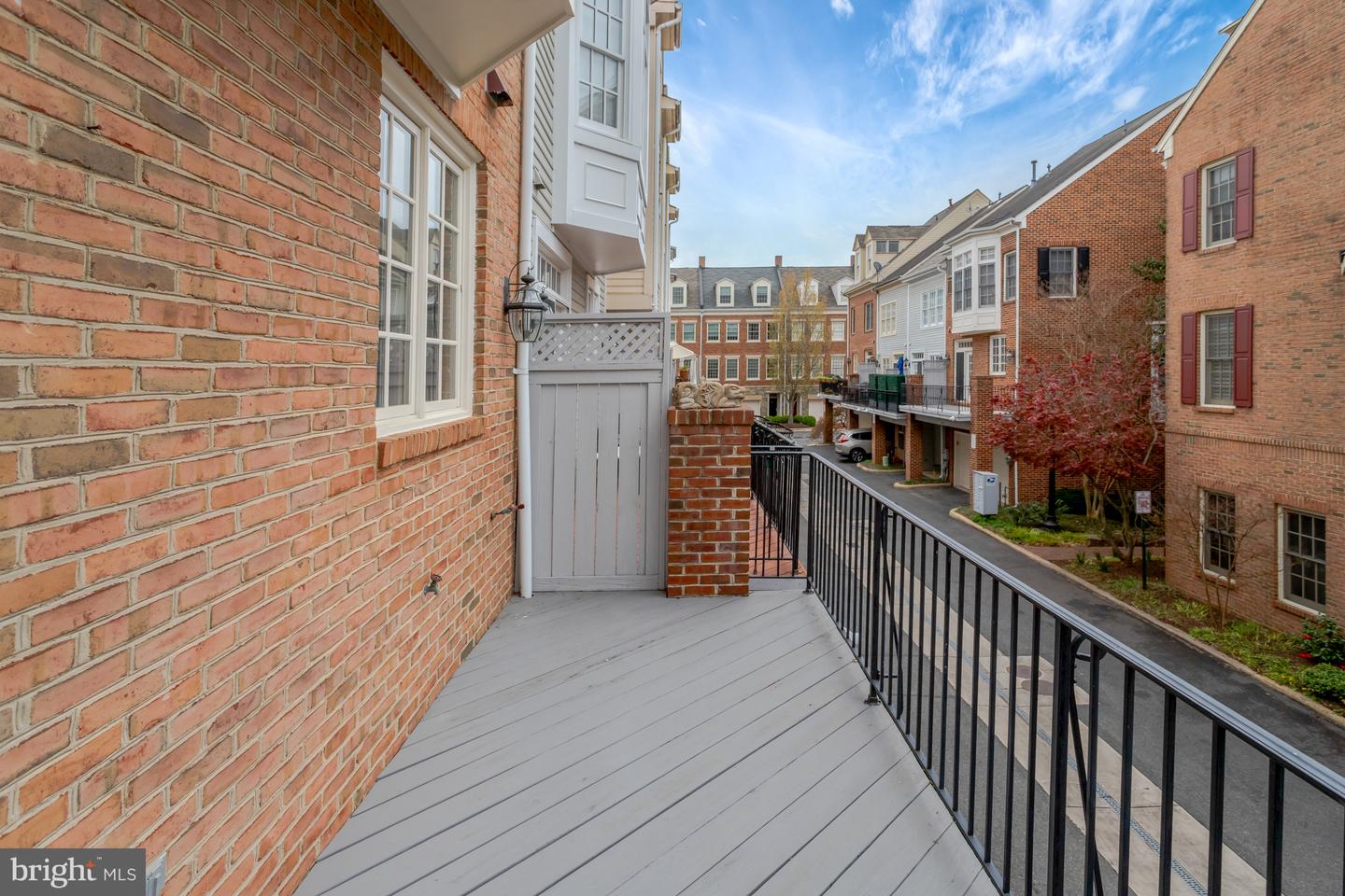 16 Franklin St
