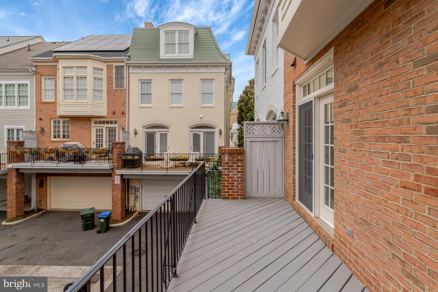 16 Franklin St