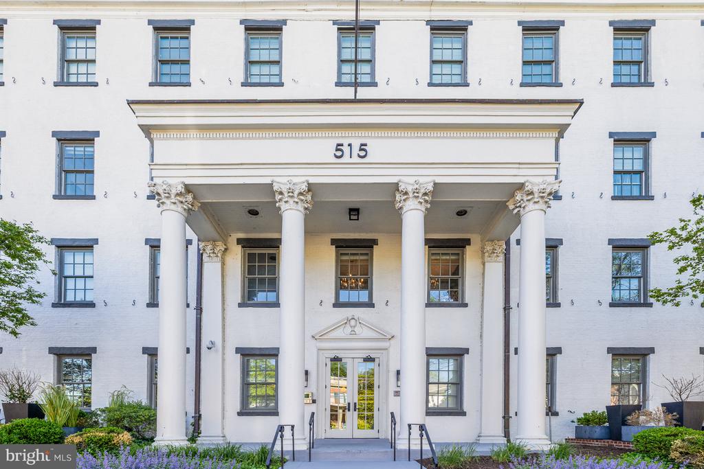 515 N Washington St #404