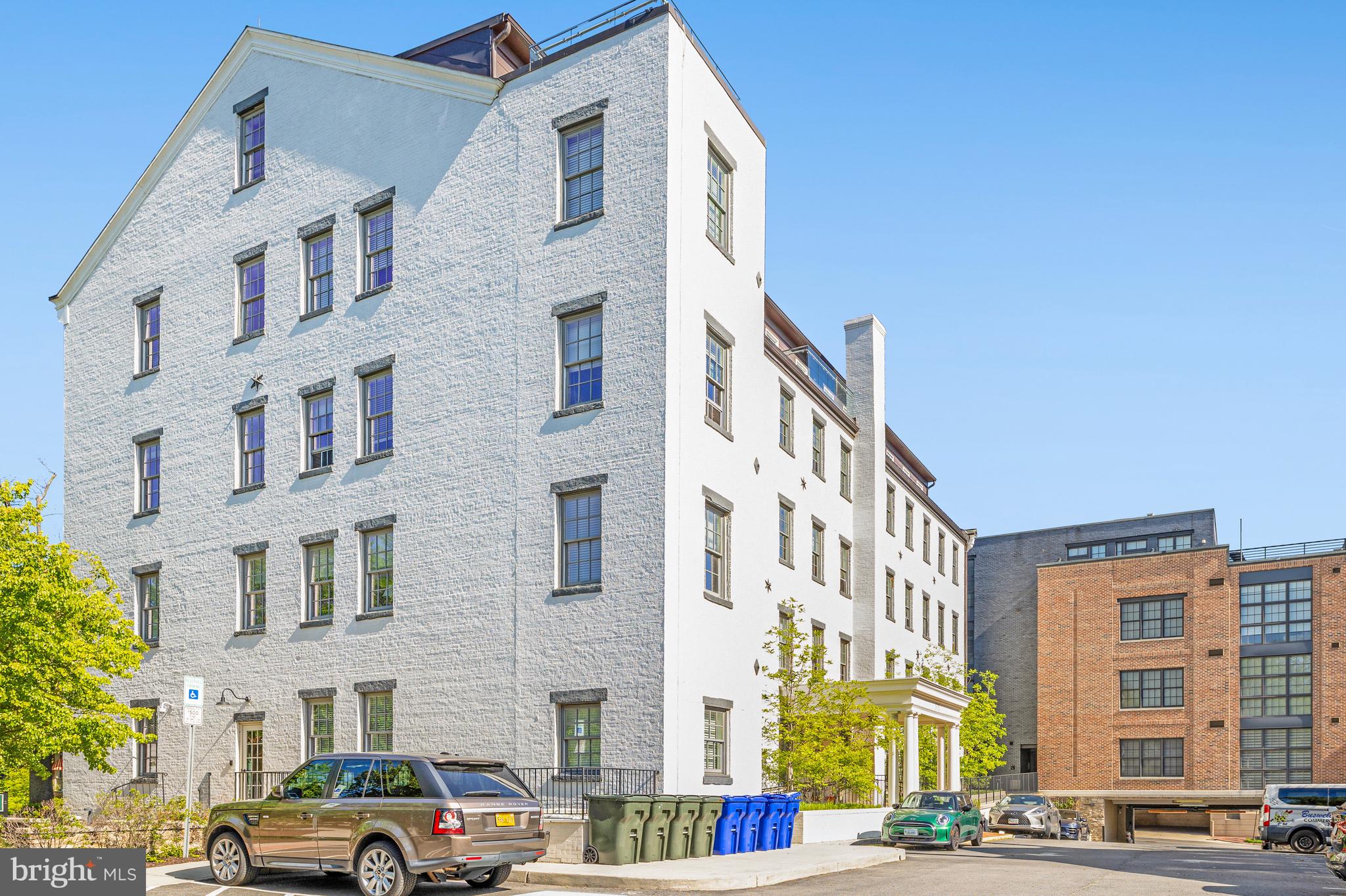 515 N Washington St #404