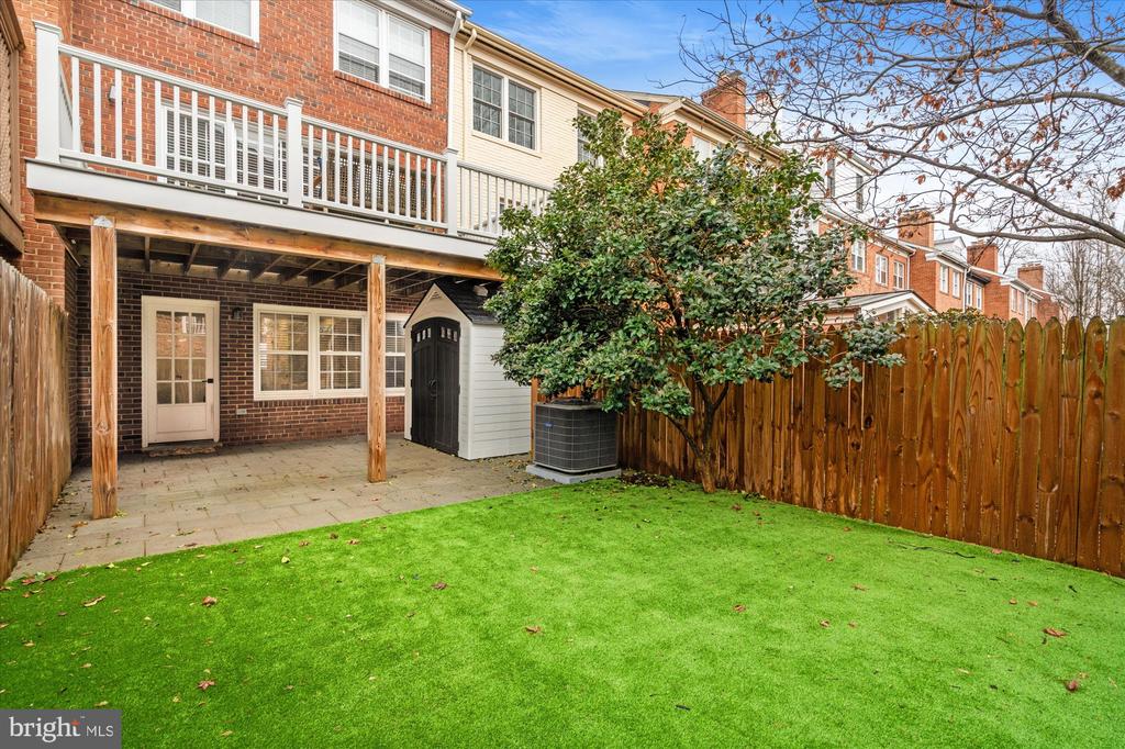 222 GREEN STREET