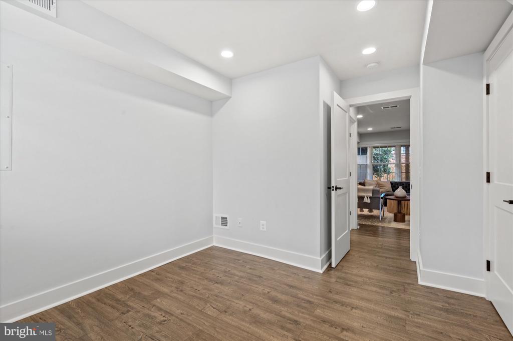222 GREEN STREET