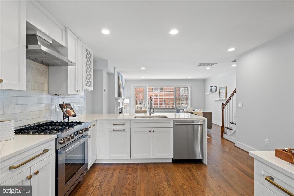 222 GREEN STREET