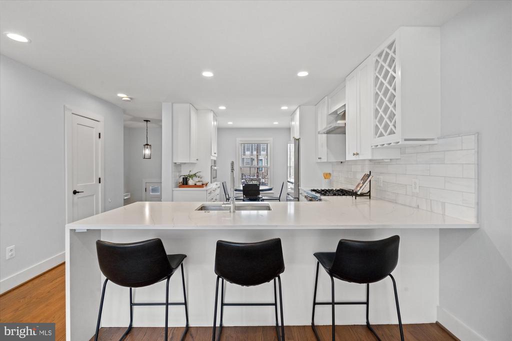 222 GREEN STREET