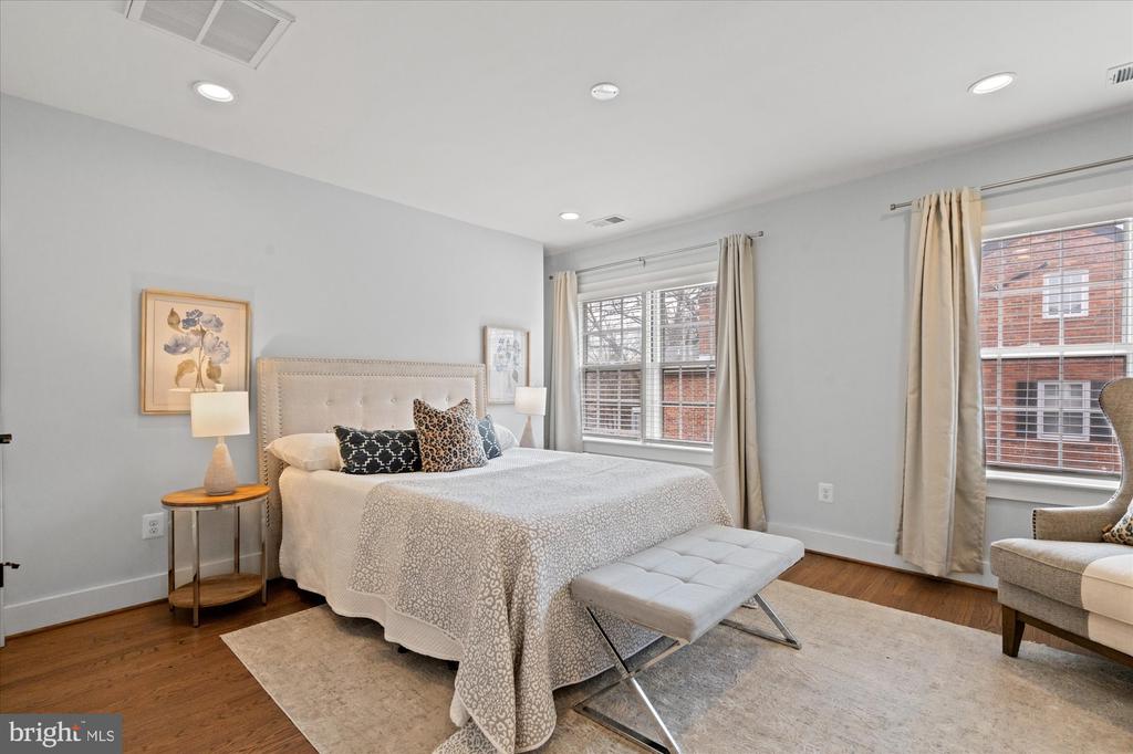 222 GREEN STREET